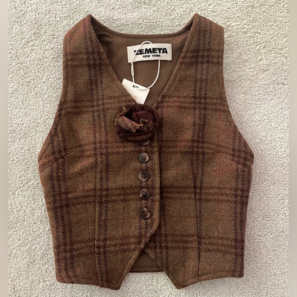 Zemeta wool crop vest NWT